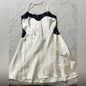 New Verge girl - lace trim backless slip dress in white Size 8
